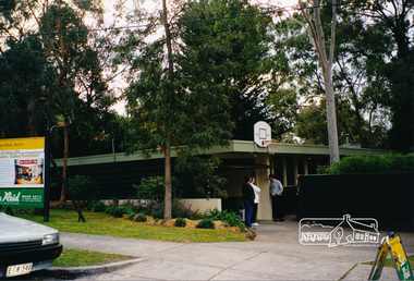 Photograph, Gayle Blackwood, Alistair Knox designed home, 7 Helene Street, Eltham