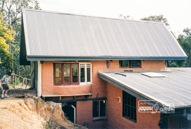 Photograph, Gayle Blackwood, Mudbrick house, possibly St Andrews area, c. Feb 2002, 2002