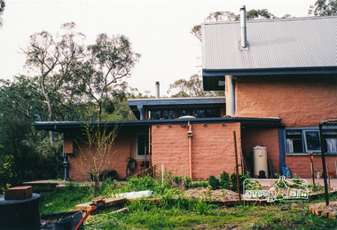 Photograph, Gayle Blackwood, Mudbrick house, possibly St Andrews area, c. Feb 2002, 2002