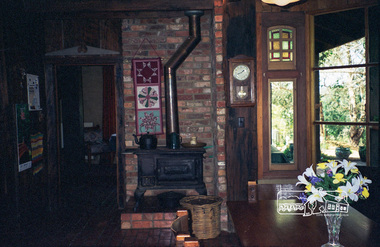 Photograph, Gayle Blackwood, Mudbrick house, Eltham district, c.2002