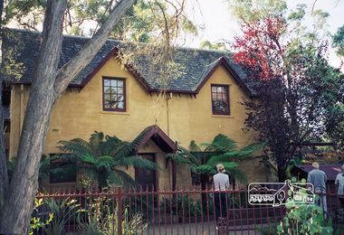 Photograph, Gayle Blackwood, Mudbrick home, "Rocknall', Diamond Street, Eltham