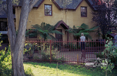Photograph, Gayle Blackwood, Mudbrick home, "Rocknall', Diamond Street, Eltham