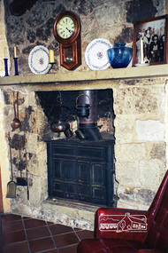 Photograph, Gayle Blackwood, Mudbrick home, "Rocknall', Diamond Street, Eltham
