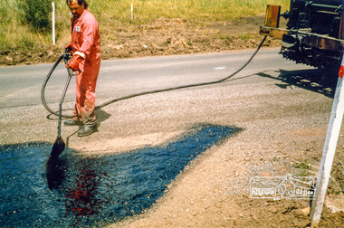 Photograph, Council Road Maintenance works, Shire of Eltham, c. Oct 1987, 1987