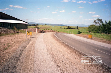 Photograph, Kangaroo Ground-St Andrews Road, Kangaroo Ground, c. October 1987, 1987
