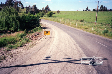 Photograph, Kangaroo Ground-St Andrews Road, Kangaroo Ground, c. October 1987, 1987