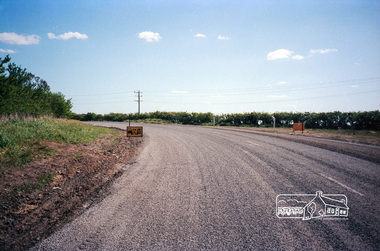 Photograph, Kangaroo Ground-St Andrews Road, Kangaroo Ground, c. October 1987, 1987