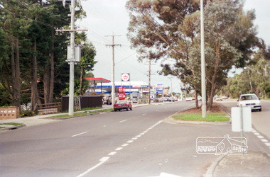 Photograph, Ampol Service Station at no. 49 and Caltex Service Station at 47 Main Road, Lower Plenty, c.1989, 1989c