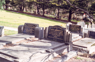 Photograph, Brinkkotter; Eltham cemetery, August 2007, 2007