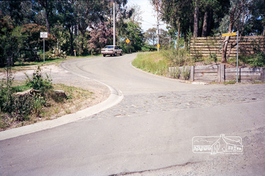 Photograph, Nicholson Close from Thompson Crescent, Research, c.October 1990, 15/10/1990