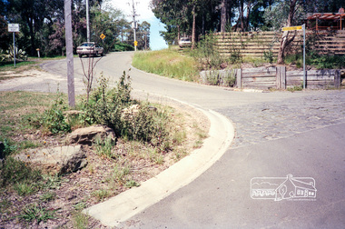 Photograph, Nicholson Close from Thompson Crescent, Research, c.October 1990, 15/10/1990