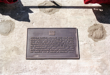 Photograph, Maroondah System Centenary, unveiling Time Capsule Plaque, Maroondah Dam, 17 Feb 1991, 17/02/1991