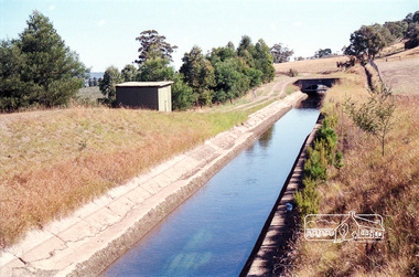 Photograph, Maroondah Aqueduct, Yarra Glen, 1991