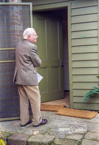 Photograph, Peter Bassett-Smith opens the door on to a new era for Eltham District Historical Society, 12 July 1998, 12/07/1998