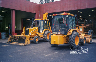 Photograph, Shire of Eltham earthmoving equipment at the Council Depot, Brisbane Street, Eltham, c.1988, 1988c