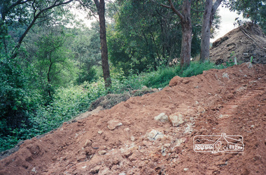 Photograph, Clean up of gully at rear of the new Eltham Little Theatre building during final construction, 1603 Main Road, Research, c.November 1987, 1987