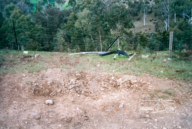 Photograph, Clean up of gully at rear of the new Eltham Little Theatre building during final construction, 1603 Main Road, Research, c.November 1987, 1987