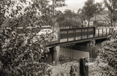 Photograph, Russell Yeoman, Mountain View Road railway bridge, Montmorency, c.1970, 1970c