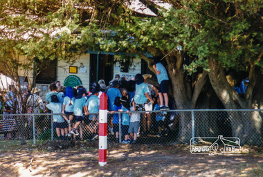 Photograph, Peter Bassett-Smith, Visit by The Honourable Sir James Augustine Gobbo AC CVO QC, Governor of Victoria, to the Andrew Ross Museum, Kangaroo Ground, 2 March 2000, 02/03/2000