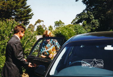 Photograph, Peter Bassett-Smith, Visit by The Honourable Sir James Augustine Gobbo AC CVO QC, Governor of Victoria, to the Andrew Ross Museum, Kangaroo Ground, 2 March 2000, 02/03/2000