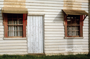 Photograph, Fred Mitchell, Old house in York Street, Eltham, 1968