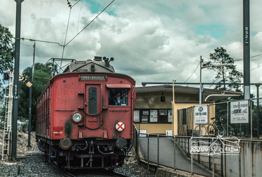 Photograph, Fred Mitchell, Single-carriage Tait train, Eltham Railway Station, 1983, 1983