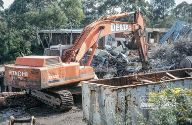 Photograph, Fred Mitchell, Demolition of the former Shire of Eltham offices at 895 Main Road, Eltham, August 1996, 1996