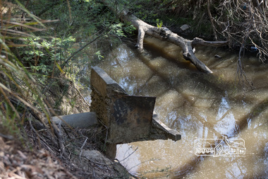 Photograph, Fred Mitchell, Erosion after construction, Diamond Creek Trail, 25 February 2015, 25/02/2015