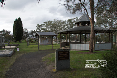 Photograph, Fred Mitchell, Kangaroo Ground Cemetery, 10 August 2015, 10/08/2015