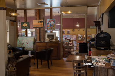 Photograph, Fred Mitchell, Post Office Cafe, 794 Heidelberg-Kinglake Road, Hurstbridge, 18 April 2017, 18/04/2017