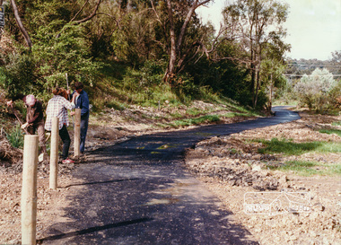 Photograph, Walk and Bicycle Trail; Eltham to Research, c. Oct 1987, 1987