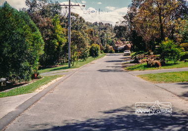 Photograph, Looking west along Cressy Street, Montmorency, 15 October 1990, 15/10/1990