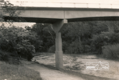 Photograph, Fitzsimons Lane Bridge over Yarra River between Eltham and Templestowe