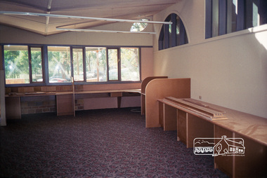 Photograph, Linda McConnell, Construction of Eltham Library; fitting out stage, April 1994, 1994