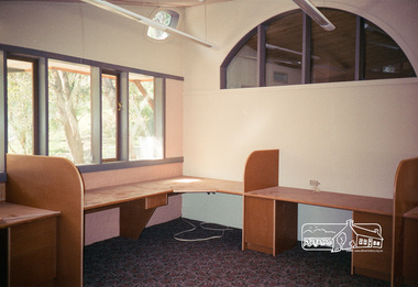 Photograph, Linda McConnell, Construction of Eltham Library; fitting out stage, April 1994, 1994