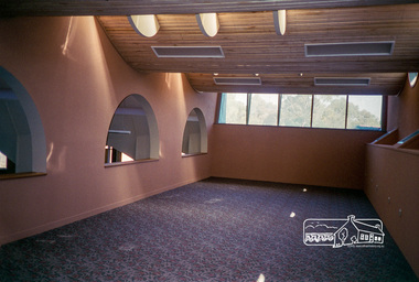 Photograph, Linda McConnell, Construction of Eltham Library; fitting out stage, April 1994, 1994