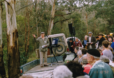 Photograph, Unveiling ceremony of a plaque in memory of David Christmas, 11 October 1992, 11/10/1992