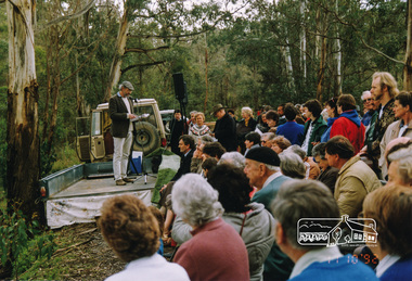 Photograph, Unveiling ceremony of a plaque in memory of David Christmas, 11 October 1992, 11/10/1992