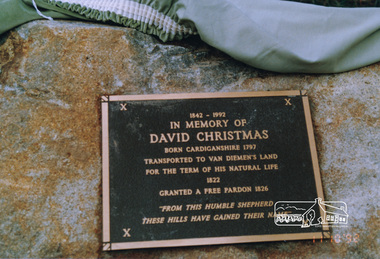 Photograph, Unveiling ceremony of a plaque in memory of David Christmas, 11 October 1992, 11/10/1992