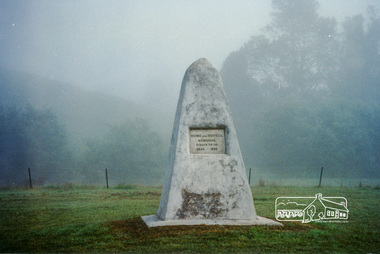 Photograph, Strath Creek, Autumn Excursion, Hume and Hovell's 1824 expedition, 26 May 1996, 26/05/1996