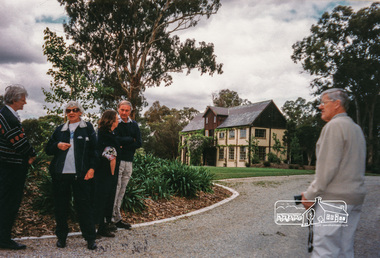 Photograph, Peter Bassett-Smith, Jelbart property, Arthur Street, Eltham Mud Brick Heritage Excursion, 4 October 1998, 04/10/1998