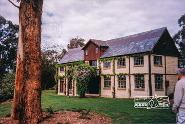 Photograph, Peter Bassett-Smith, Jelbart property, Arthur Street, Eltham Mud Brick Heritage Excursion, 4 October 1998, 04/10/1998