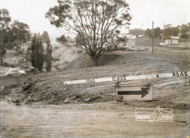 Photograph, Sherbourne Road, Para Road and Simms Road at Briar Hill/Montmorency prior to the upgrade of Sherbourne Road Railway bridge, 3 November 1967, 03/11/1967