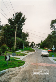 Photograph, Looking east along Walsh Street towards Porter Street, Eltham, just past the Bolton Street shops, c.1989, 1989c
