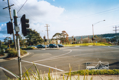 Photograph, Main Road just south of Bridge Street intersection, Eltham, 4 July 2004, 04/07/2004