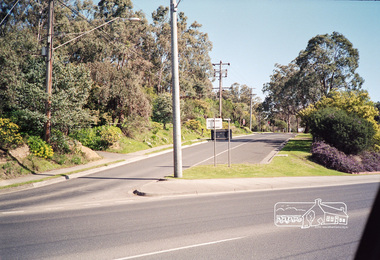 Photograph, Rattray Road access from Sherbourne Road, Montmorency opposite the 7-Eleven and Eltham Fort Knox, c.July 1991, 1991