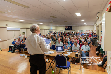 Photograph, Peter Pidgeon, Andrew Lemon, Historian, seconds the motion; Eltham Community Town Hall Meeting, Eltham Senior Citizen's Centre, 13 October 2018, 13 Oct 2018