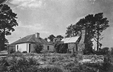Negative - Photograph, Home Beautiful (United Press), Thomas Sweeney's original cottage at Culla Hill, Eltham, 1940