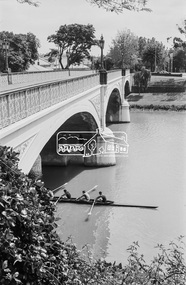 Photograph, George Coop, A day in Melbourne, Morell Bridge, South Yarra, November 1962, 1962