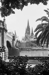 Photograph, George Coop, A day in Melbourne, Princes Bridge, November 1962, 1962